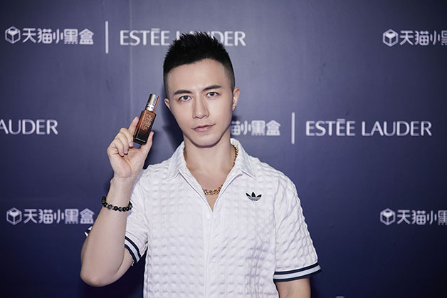 人像攝影中如何進(jìn)行利用服裝搭配來(lái)展現(xiàn)自身的效果呢？-已回答